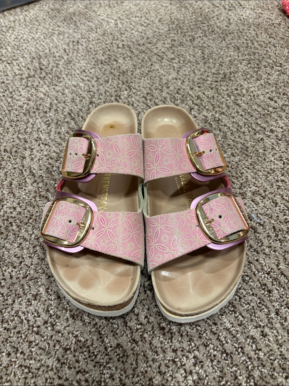 Arizona Big Buckle Pink Patterned Double-Buckle Sandals